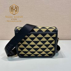 Túi đeo chéo nam Prada