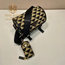 Túi đeo chéo nam Prada