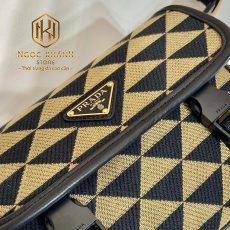 Túi đeo chéo nam Prada