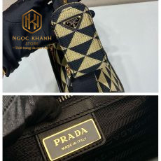 Túi đeo chéo nam Prada