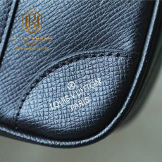 Ví nam Louis Vuitton cầm tay