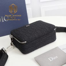 Túi đeo chéo Dior