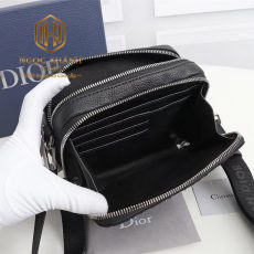 Túi đeo chéo Dior