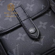 Túi đeo chéo Louis Vuitton