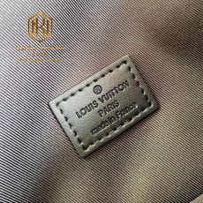 Túi đeo chéo Louis Vuitton