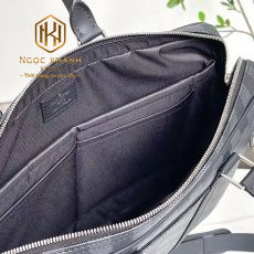 Túi xách nam Louis Vuitton màu đen