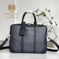 Túi xách nam Louis Vuitton màu đen