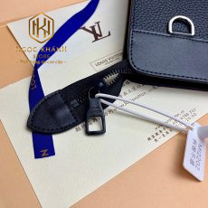 Ví nam Louis Vuitton cầm tay