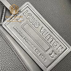 Túi xách nam Louis Vuitton