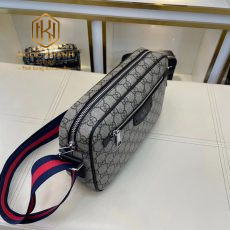 Túi đeo chéo nam Gucci