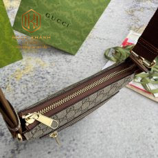 Túi đeo chéo nam Gucci