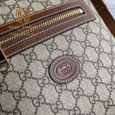 Túi đeo chéo nam Gucci