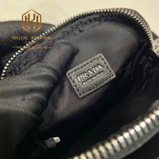 Túi đeo chéo nam Prada