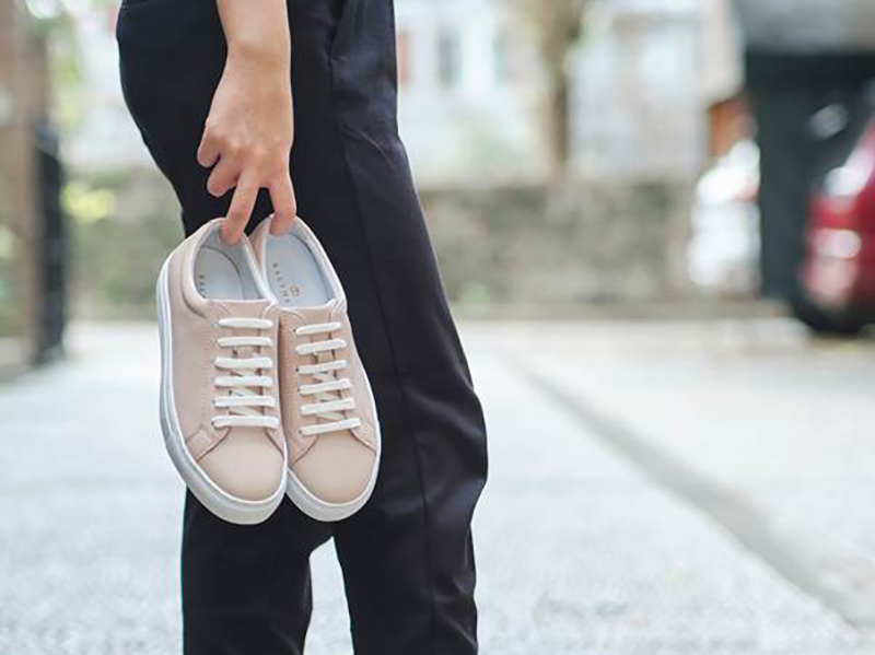 cách buộc dây giày thể thao