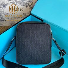 Túi đeo chéo nam Dior