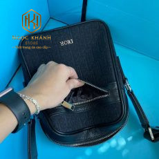 Túi đeo chéo nam Dior