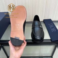 giay luoi dior nam de cao mau den hoa tiet tag an chu lech 1