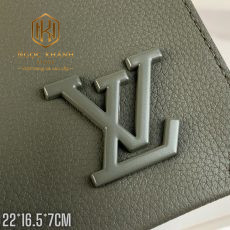 Túi đeo chéo nam Louis Vuitton