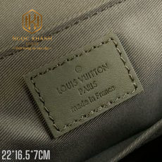 Túi đeo chéo nam Louis Vuitton