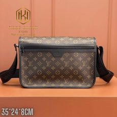 Túi đeo chéo nam Louis Vuitton
