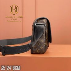 Túi đeo chéo nam Louis Vuitton