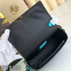 Túi đeo chéo nam Louis Vuitton