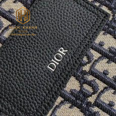 Ví nam Dior cầm tay