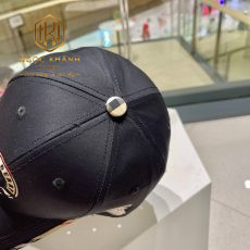 Mũ nam Burberry màu đen