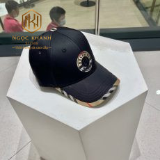 Mũ nam Burberry màu đen
