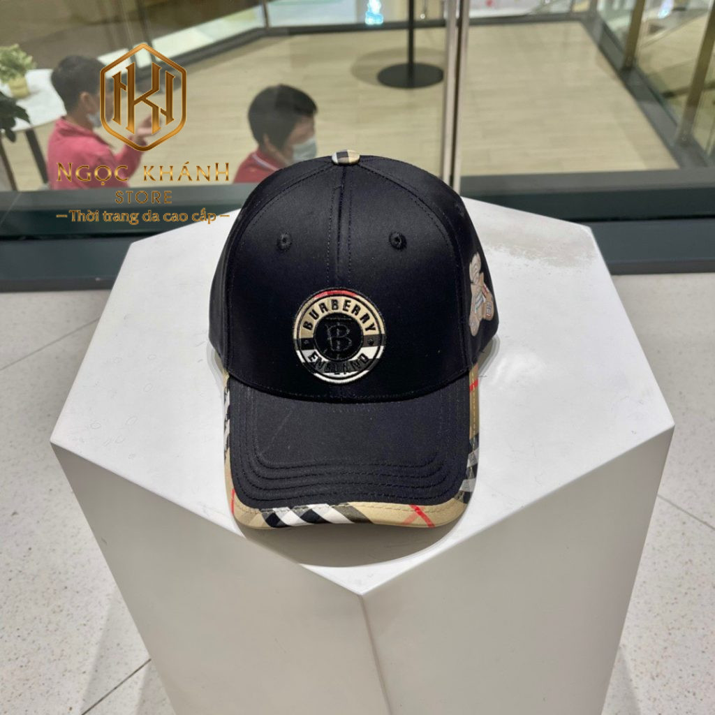 Mũ nam Burberry màu đen