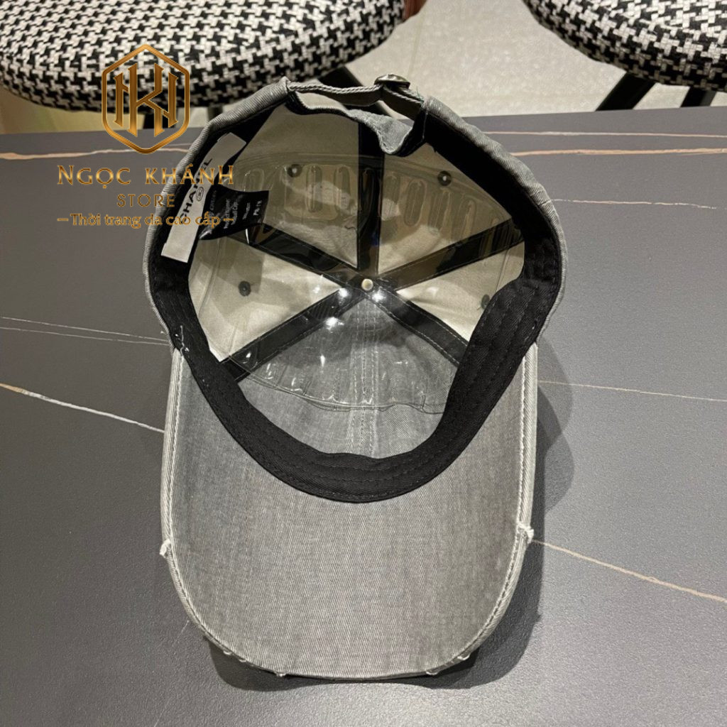 Mũ nam Chanel màu ghi