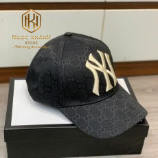Mũ nam Gucci màu đen