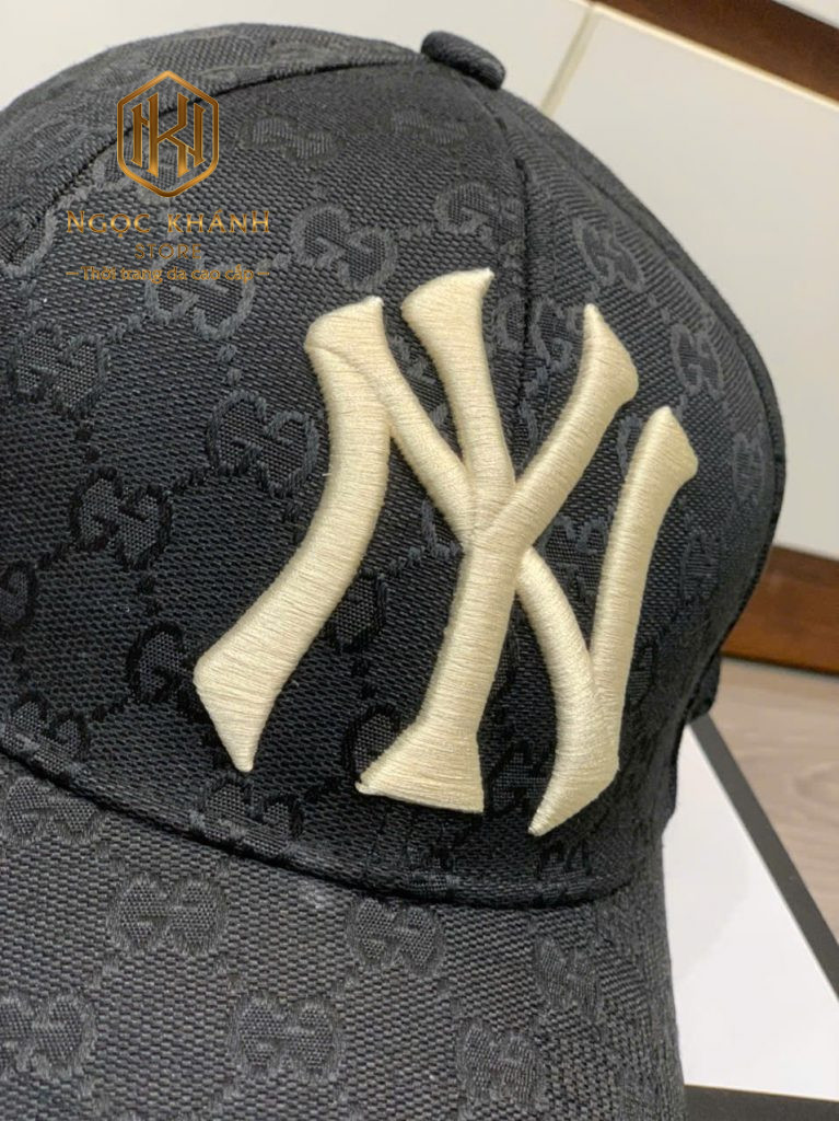 Mũ nam Gucci màu đen