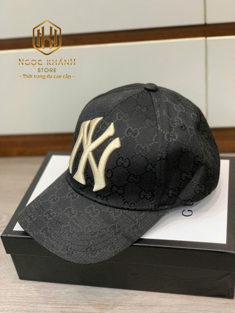 Mũ nam Gucci màu đen