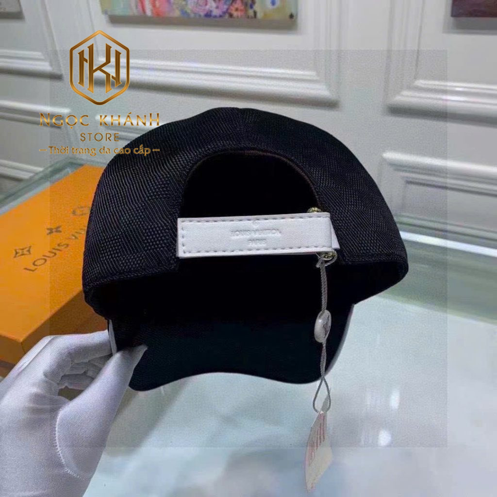 Mũ nam Louis Vuitton màu đen
