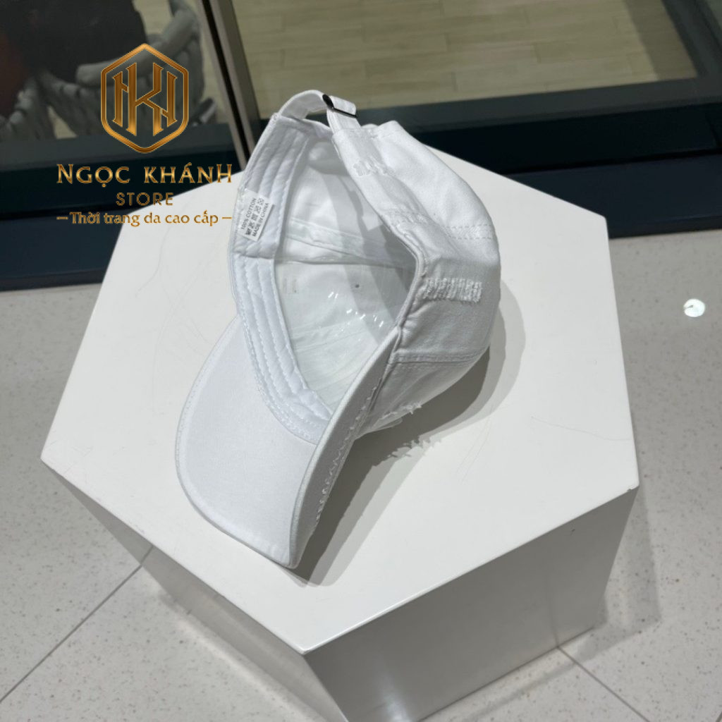 Mũ nam Prada màu trắng