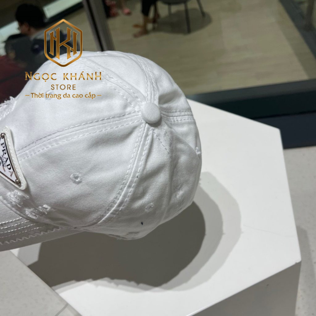 Mũ nam Prada màu trắng
