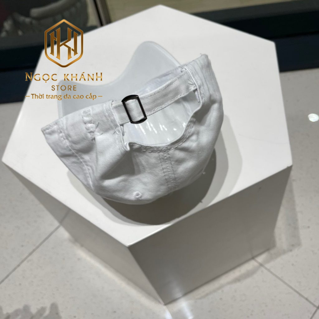 Mũ nam Prada màu trắng