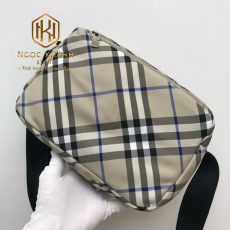 Túi đeo chéo nam Burberry