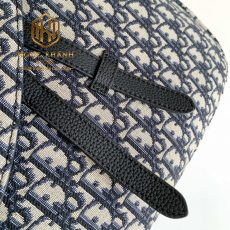 Túi đeo chéo nam Dior