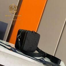 Túi đeo chéo nam Dior