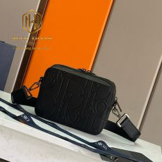 Túi đeo chéo nam Dior