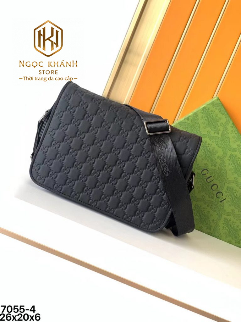 Túi đeo chéo nam Gucci