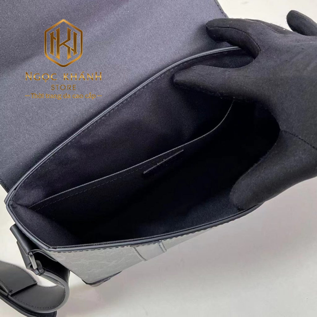 Túi đeo chéo nam Louis Vuitton