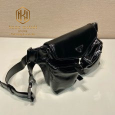 Túi đeo chéo nam Prada