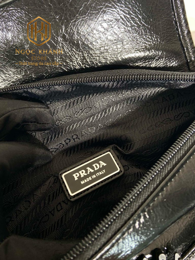 Túi đeo chéo nam Prada