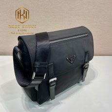 Túi đeo chéo nam Prada