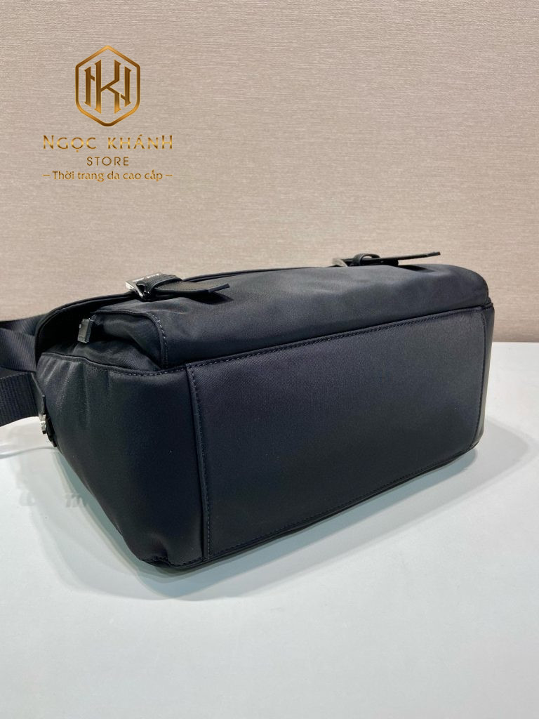 Túi đeo chéo nam Prada