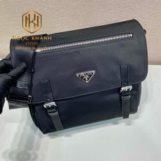 Túi đeo chéo nam Prada