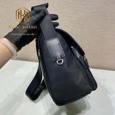 Túi đeo chéo nam Prada